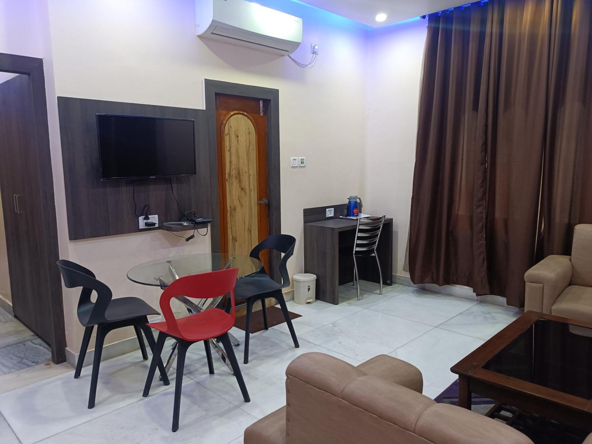 Hotel Sudakshina By Roh Silchar Esterno foto