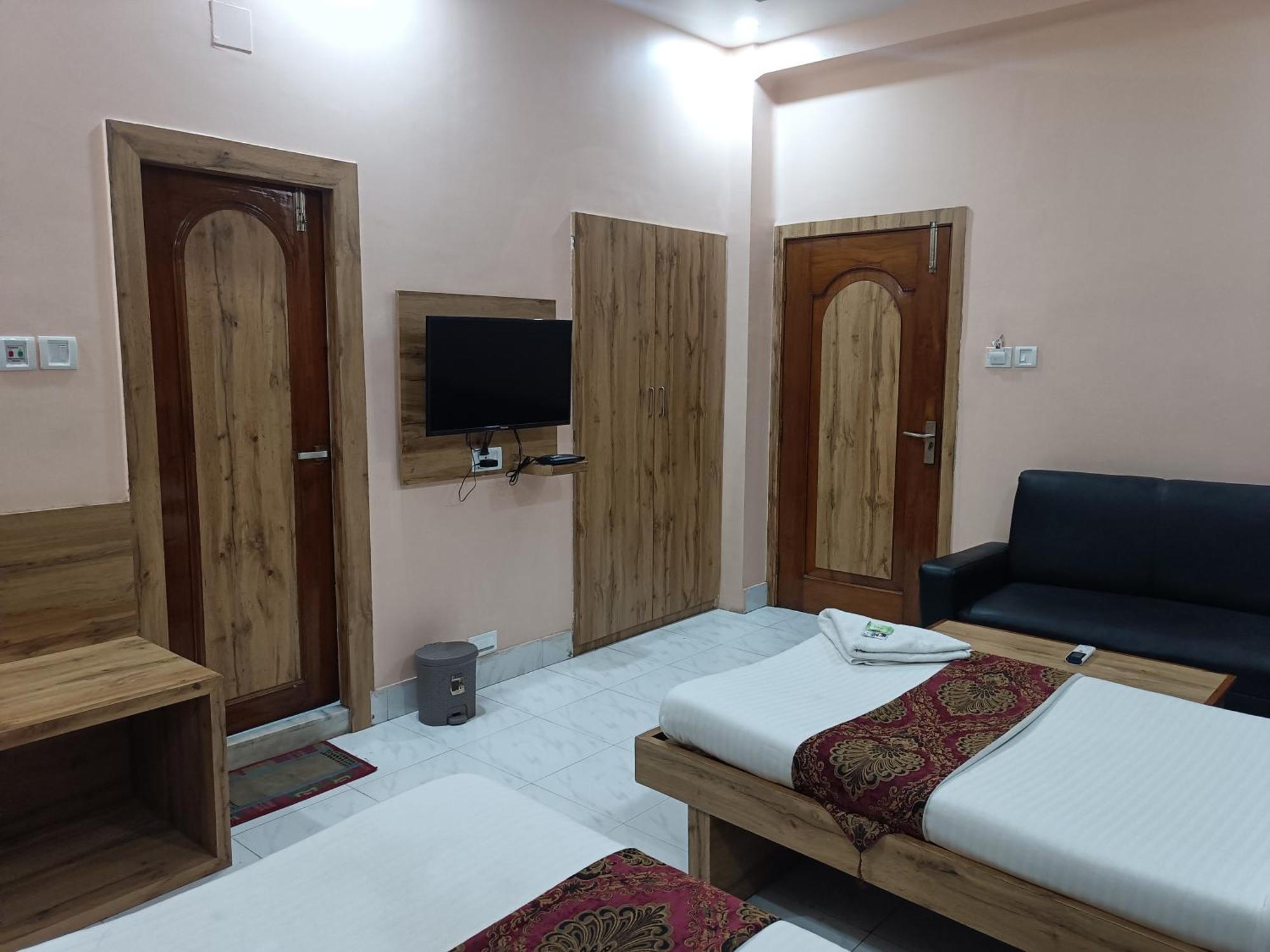 Hotel Sudakshina By Roh Silchar Esterno foto