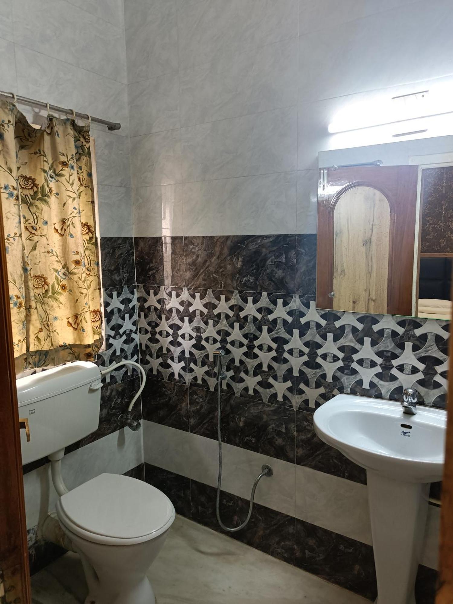 Hotel Sudakshina By Roh Silchar Esterno foto